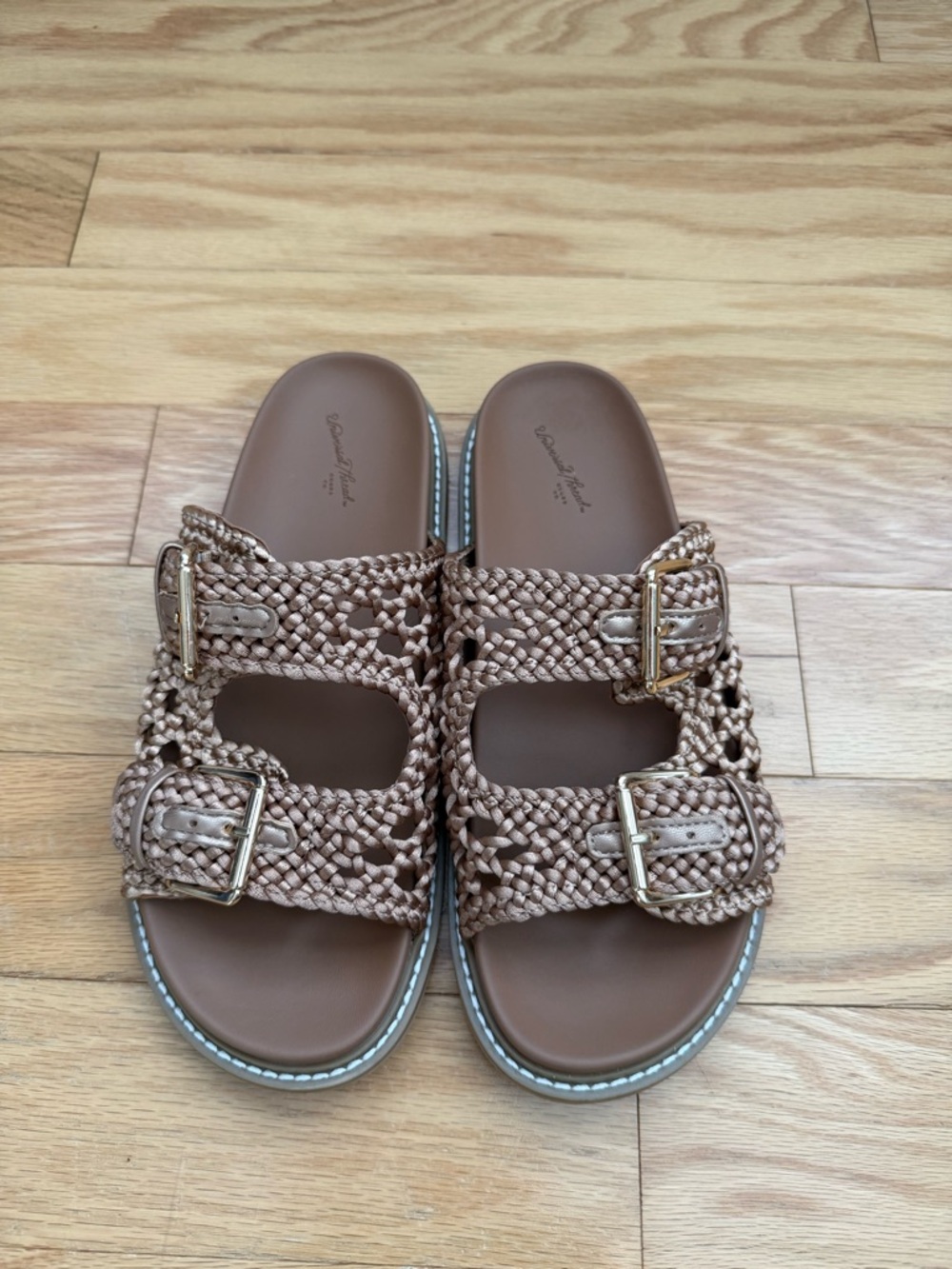 Universal Thread Sandals - Picture 3 of 12